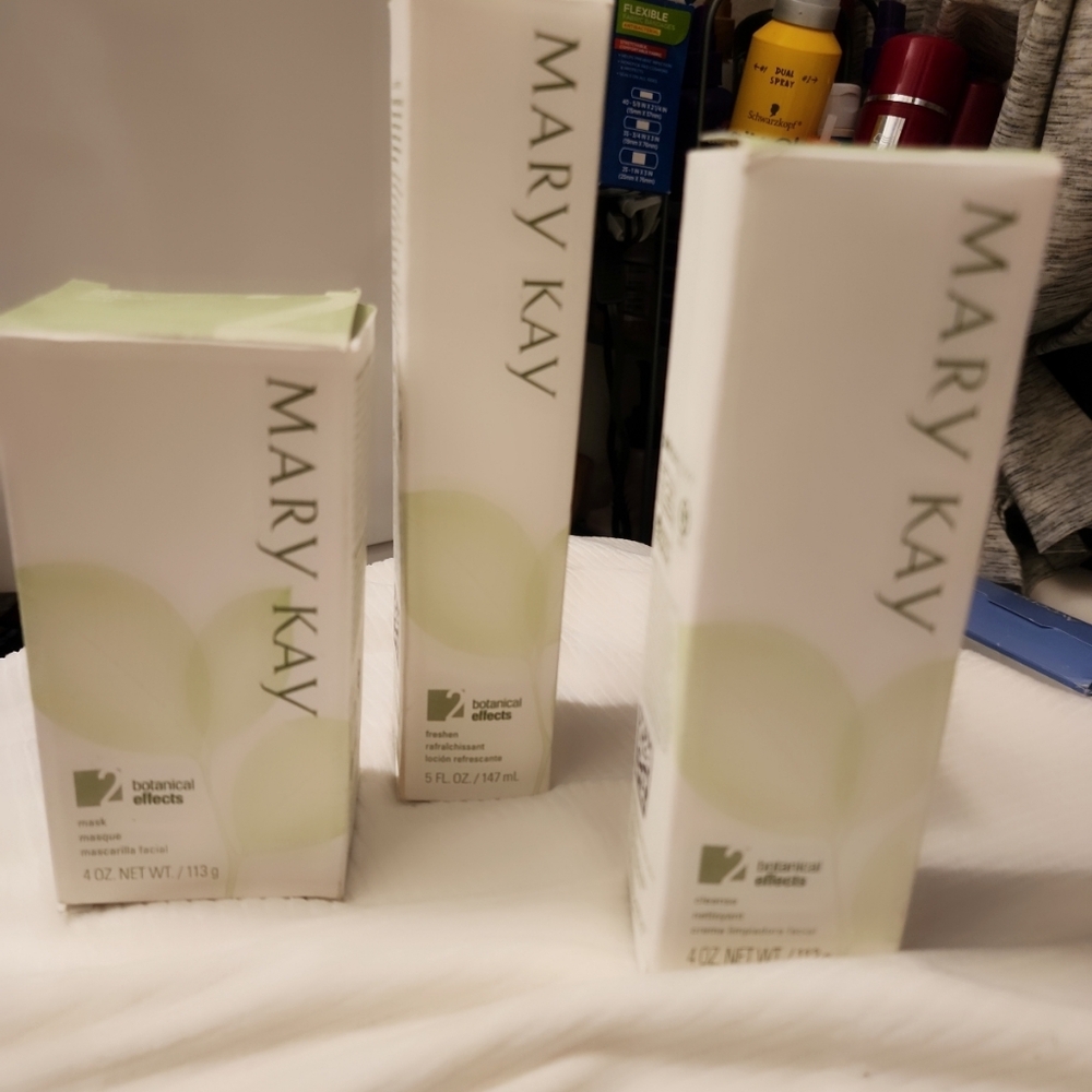 Mary Kay Face Products- Cleanse, Mask, Freshen set